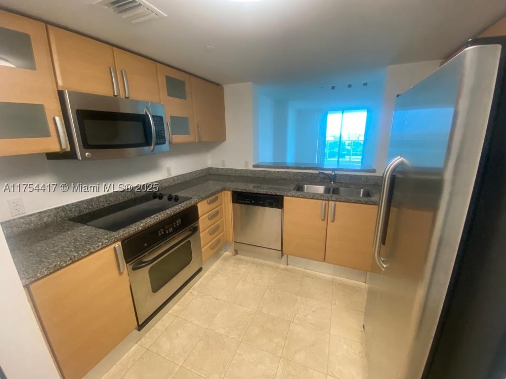 2101 Brickell Ave #1401, Miami FL 33129