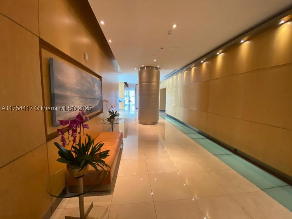 2101 Brickell Ave #1401, Miami FL 33129