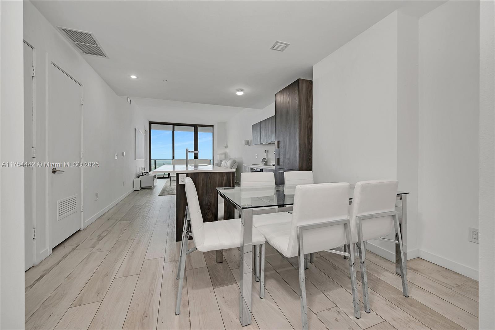 480 NE 31st St #4805, Miami FL 33137