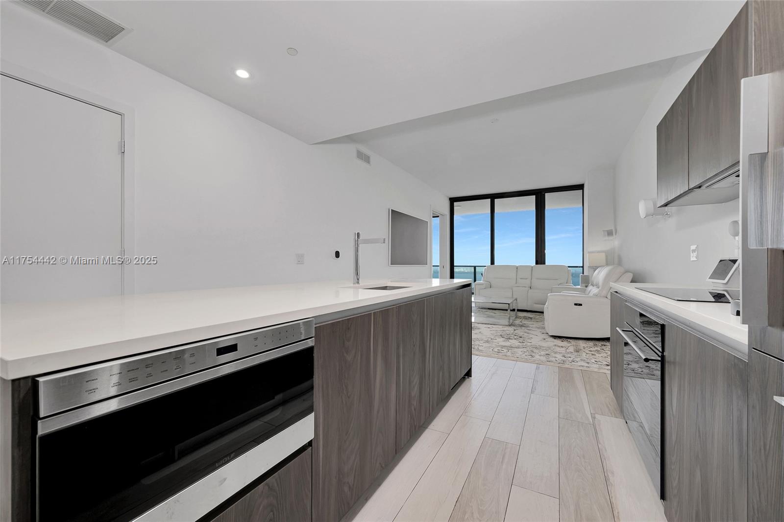 480 NE 31st St #4805, Miami FL 33137