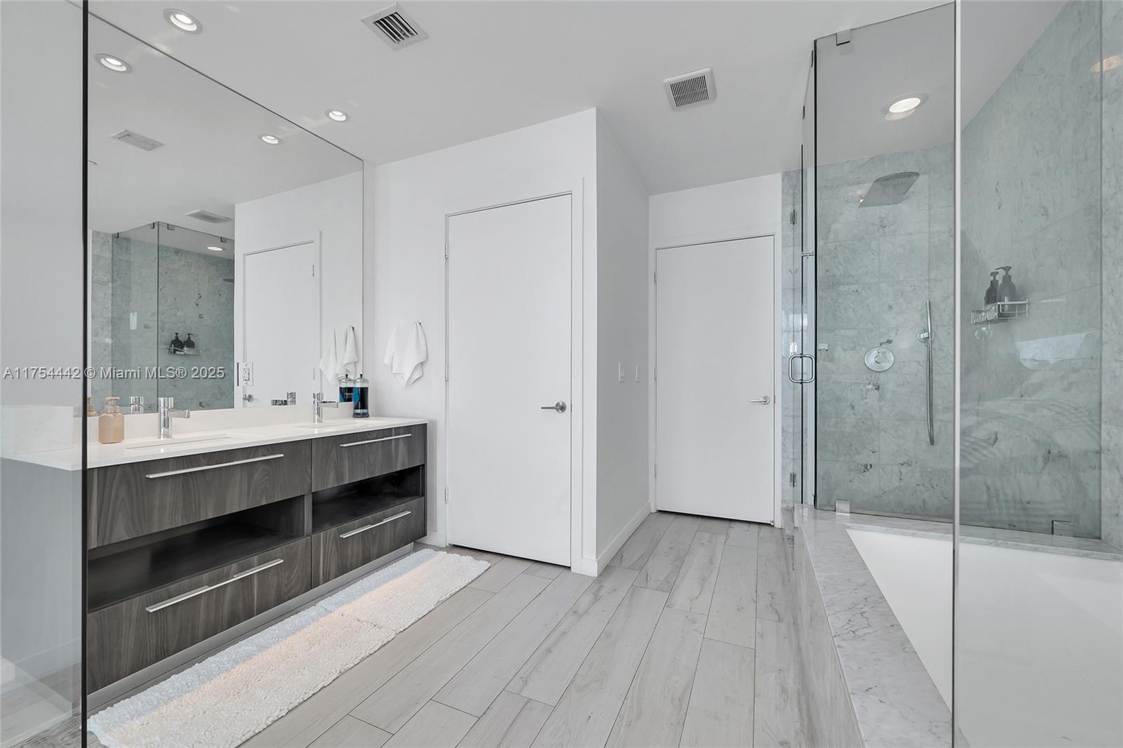 480 NE 31st St #4805, Miami FL 33137