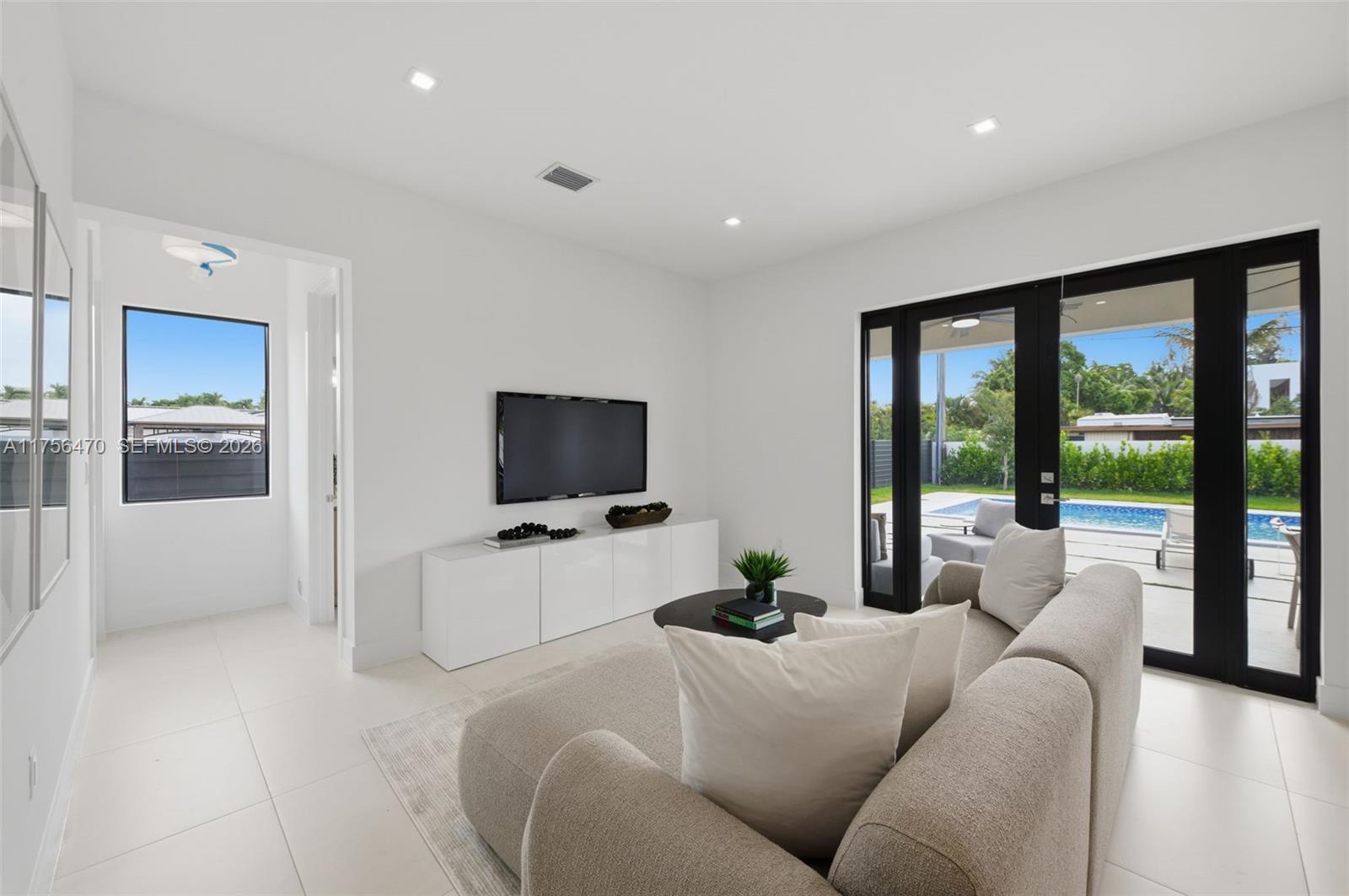 2725 SW 65th Ave, Miami FL 33155