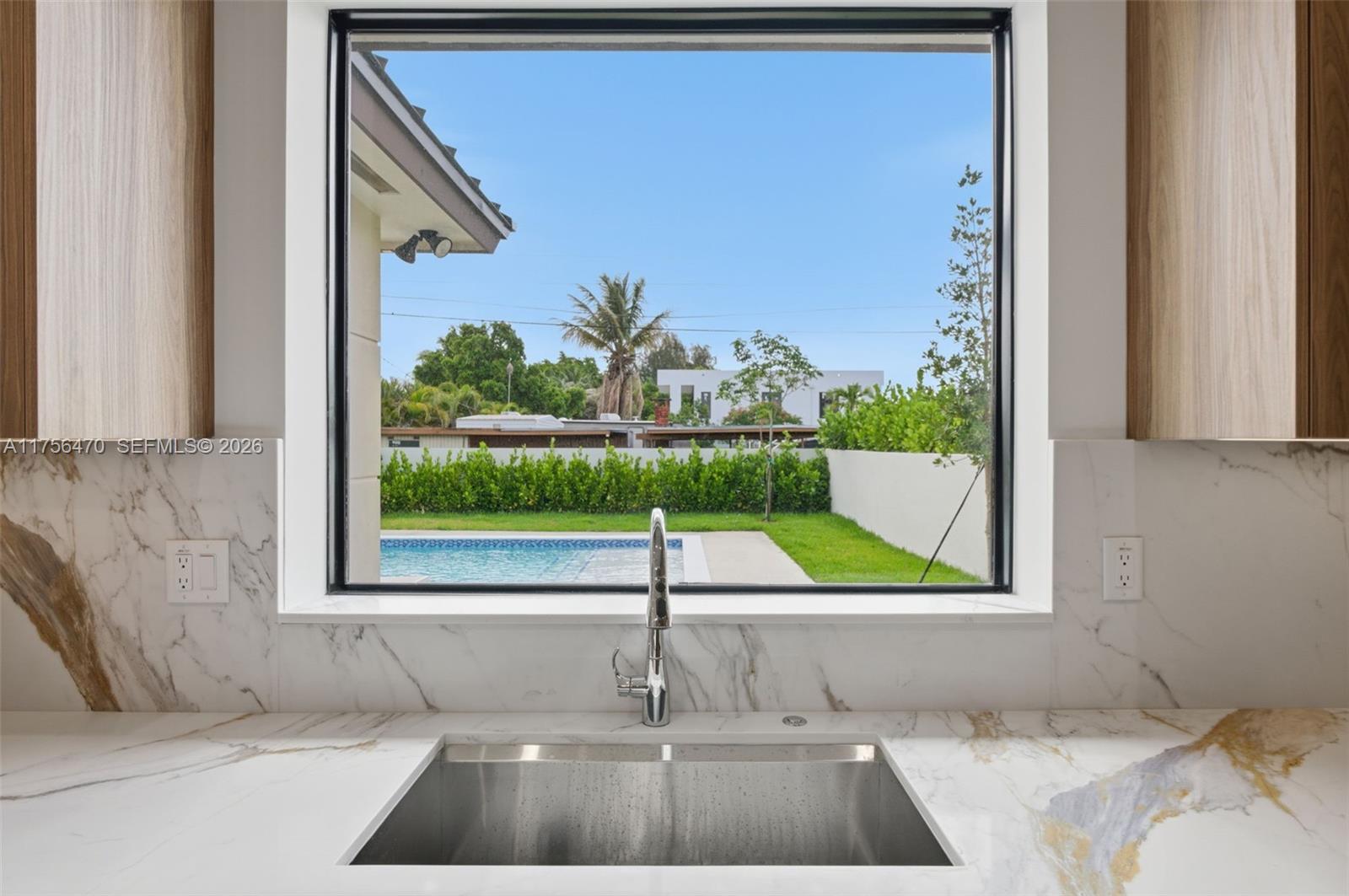 2725 SW 65th Ave, Miami FL 33155