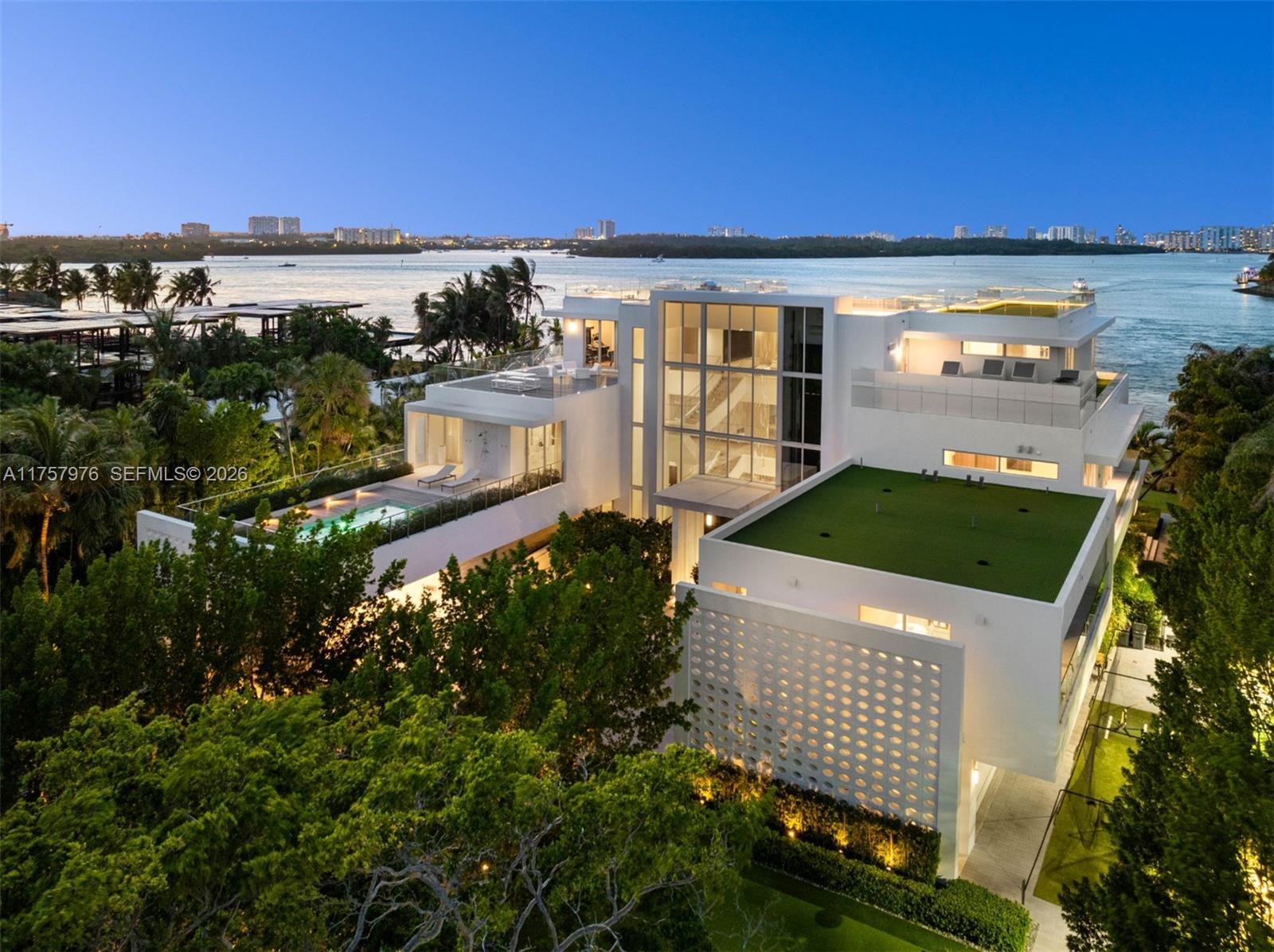 284 Bal Bay Dr, Bal Harbour FL 33154