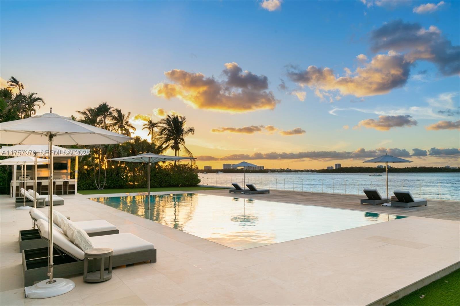 284 Bal Bay Dr, Bal Harbour FL 33154