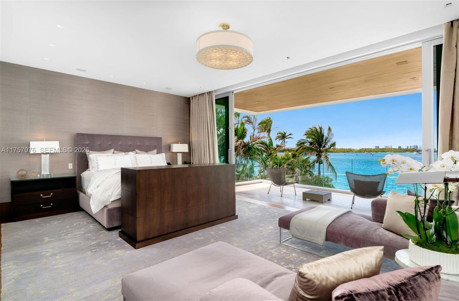 284 Bal Bay Dr, Bal Harbour FL 33154