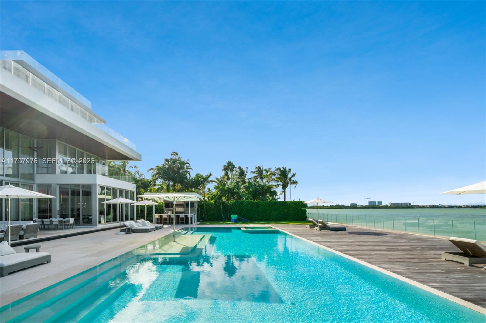 284 Bal Bay Dr, Bal Harbour FL 33154