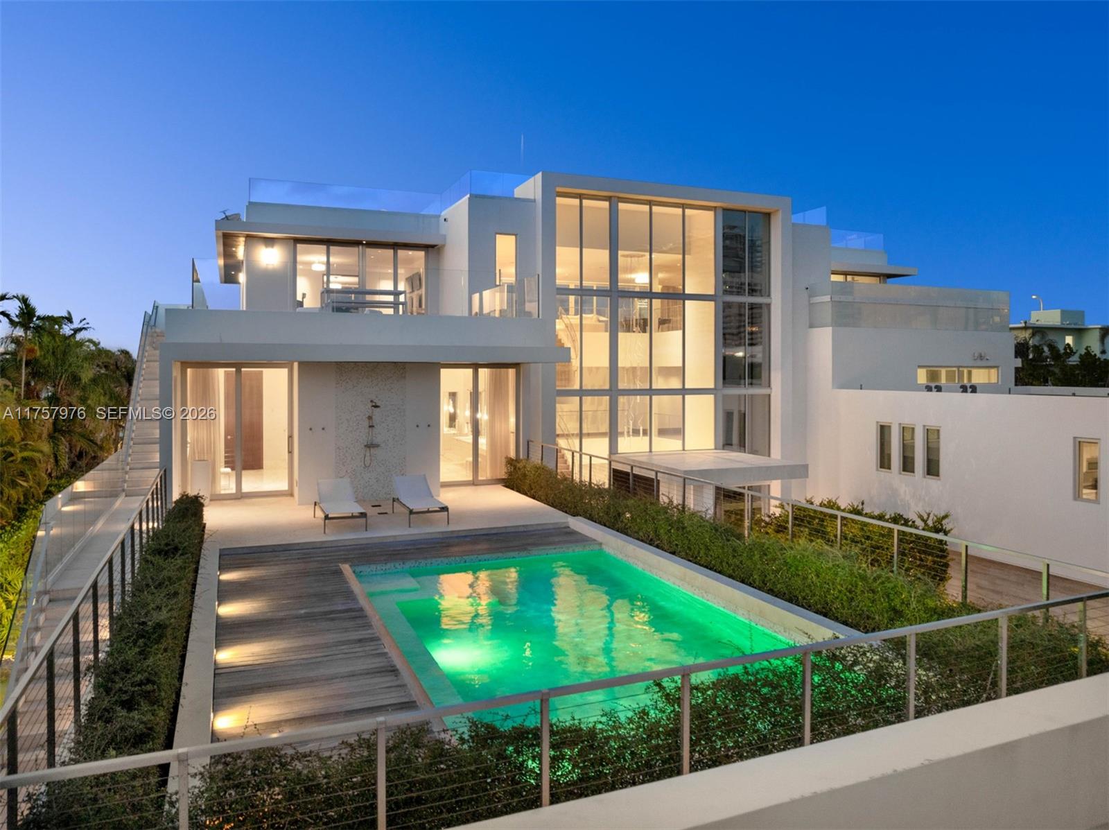 284 Bal Bay Dr, Bal Harbour FL 33154