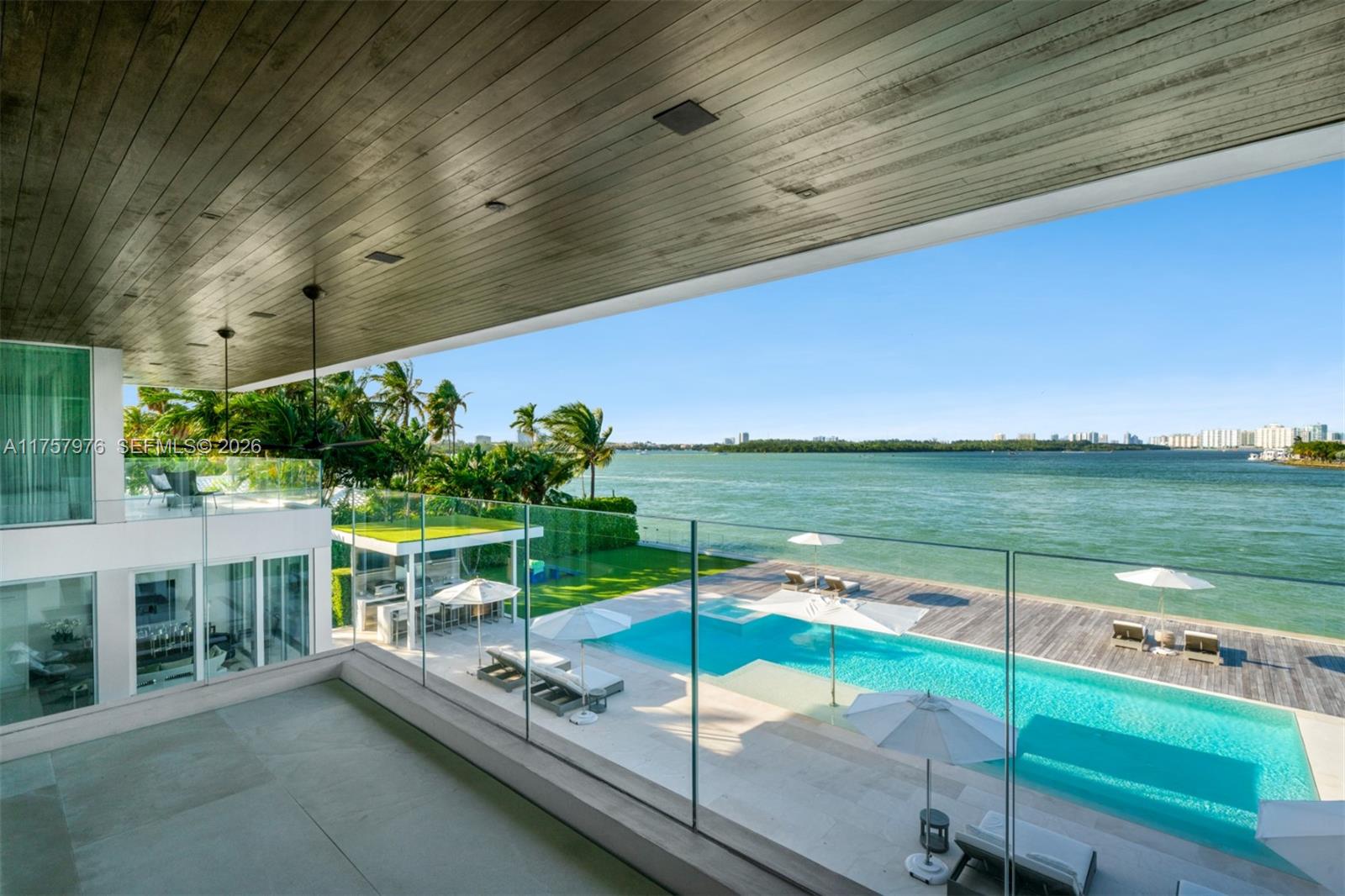 284 Bal Bay Dr, Bal Harbour FL 33154