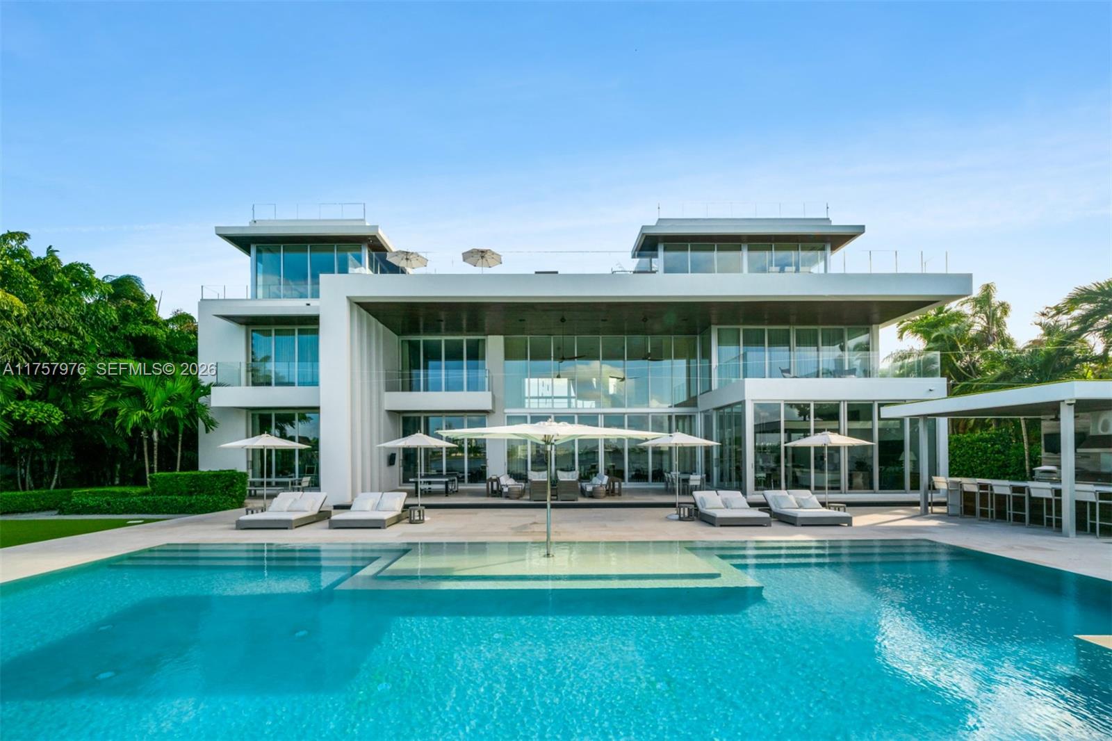 284 Bal Bay Dr, Bal Harbour FL 33154