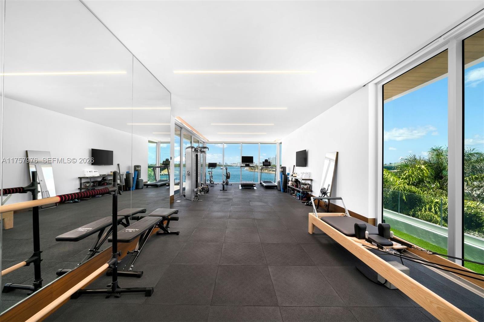 284 Bal Bay Dr, Bal Harbour FL 33154