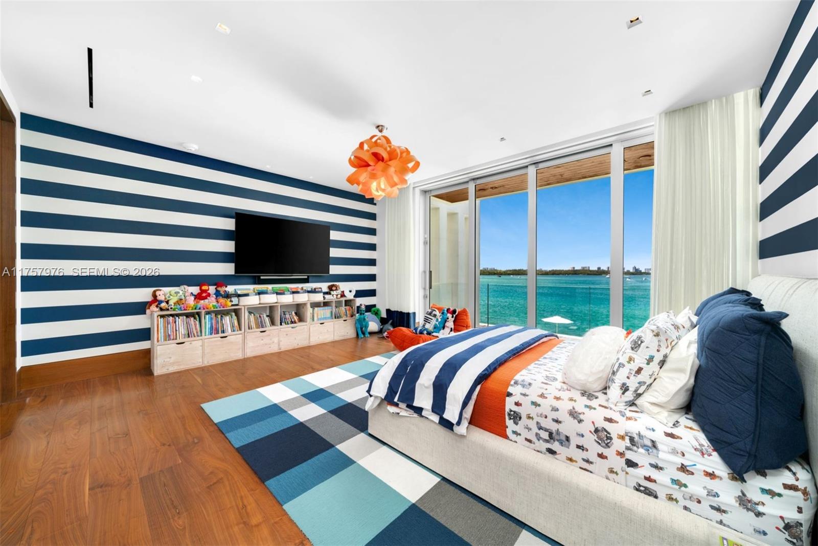 284 Bal Bay Dr, Bal Harbour FL 33154