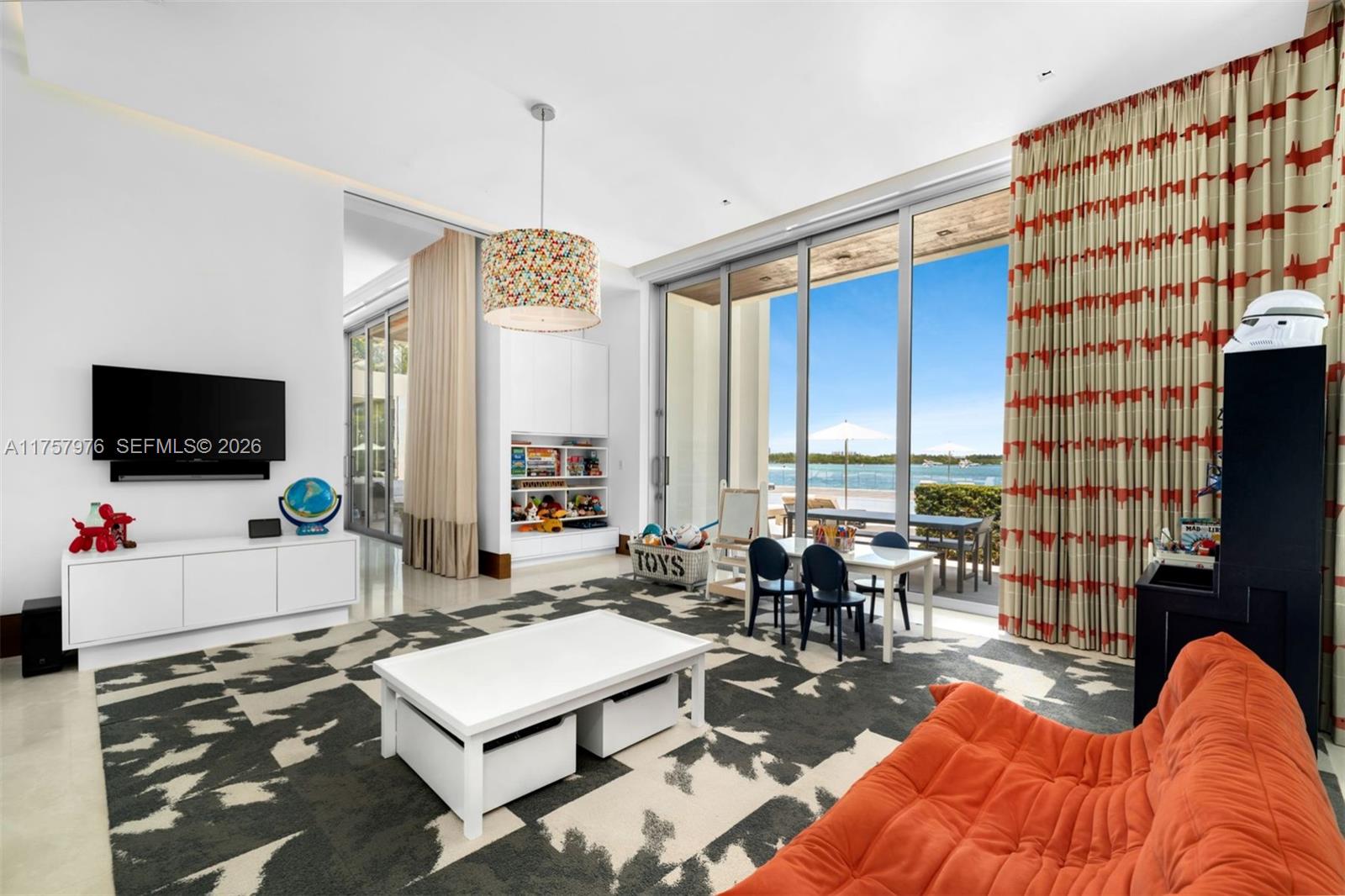 284 Bal Bay Dr, Bal Harbour FL 33154