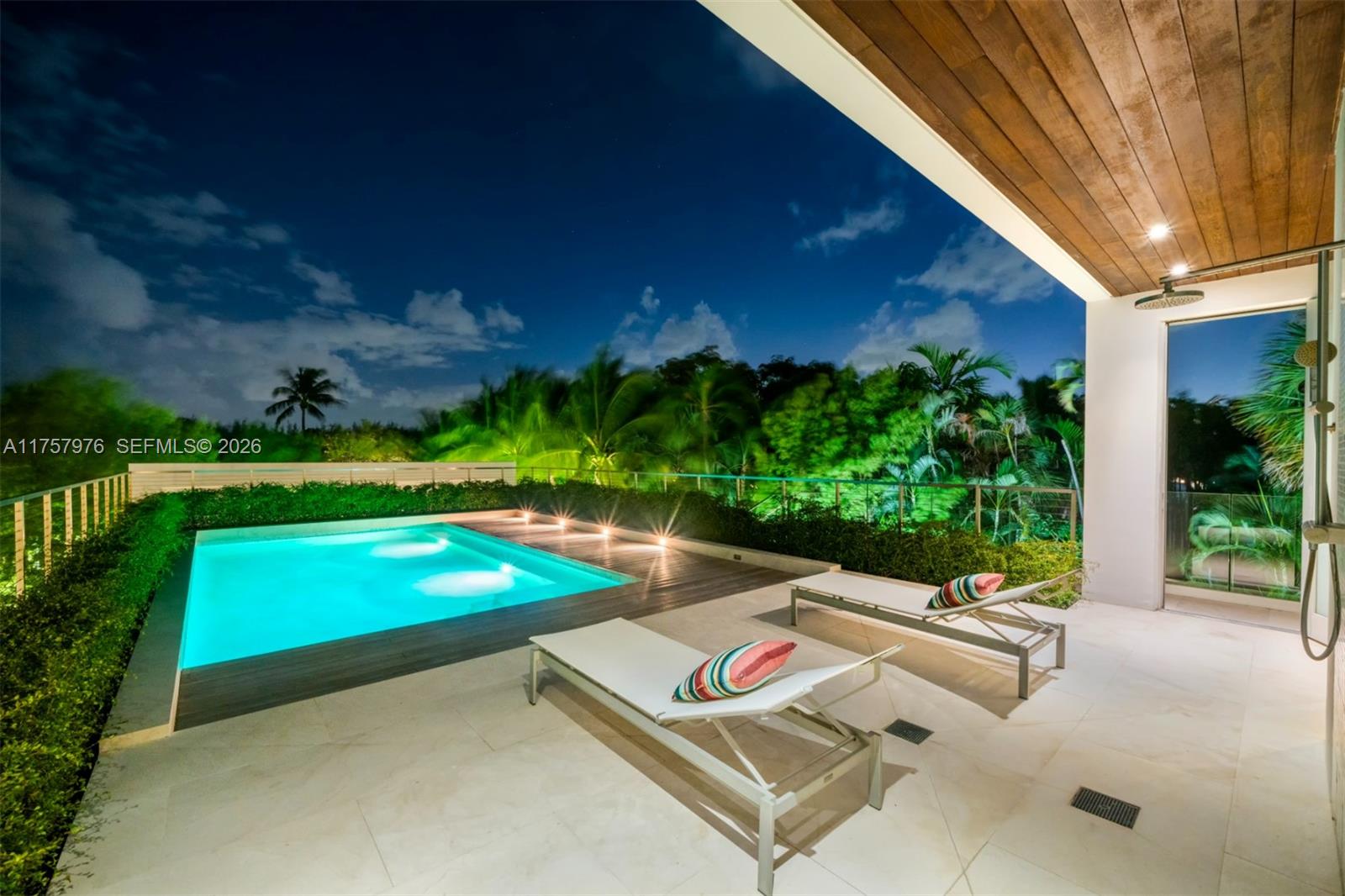 284 Bal Bay Dr, Bal Harbour FL 33154