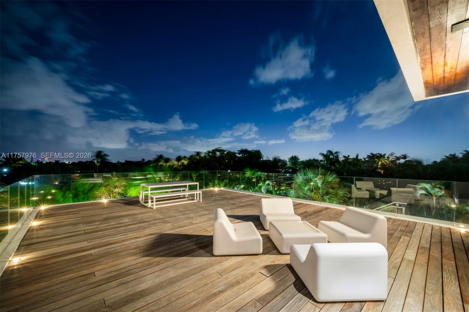 284 Bal Bay Dr, Bal Harbour FL 33154