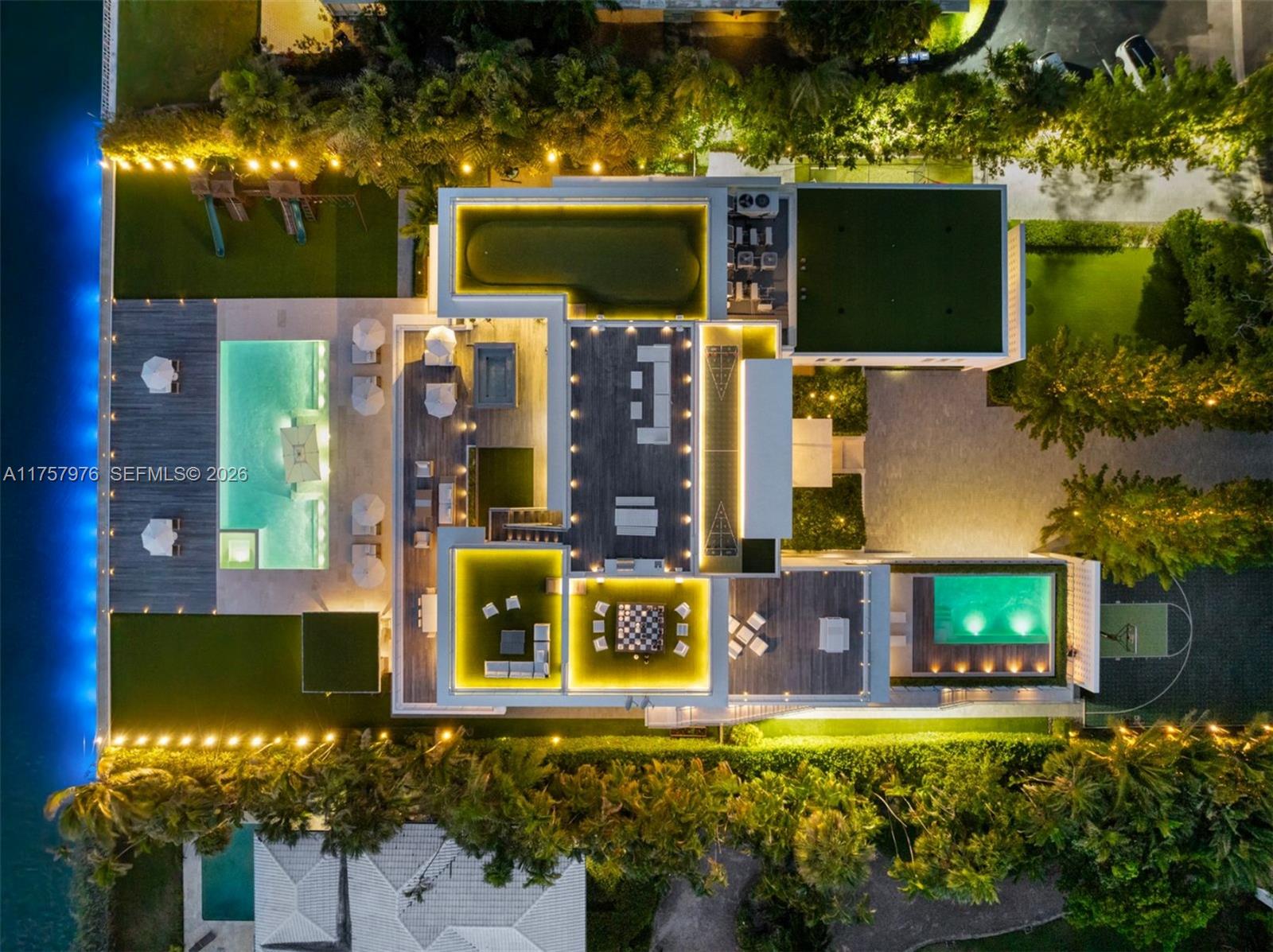 284 Bal Bay Dr, Bal Harbour FL 33154