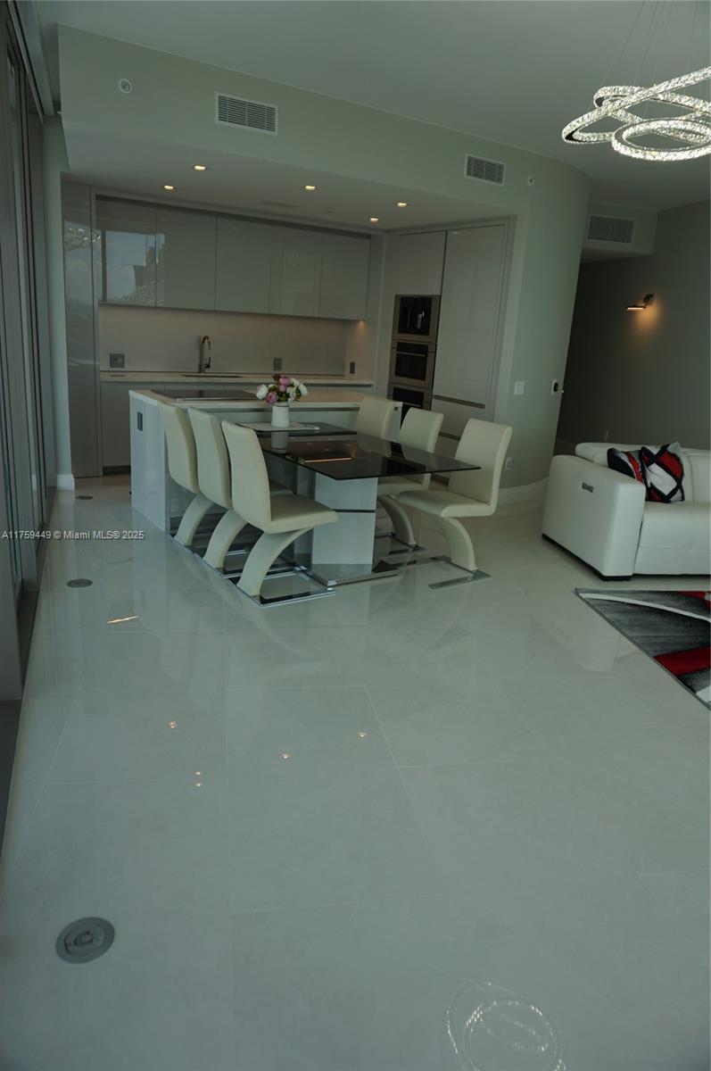 18975 SE Collins Ave #3405, Sunny Isles Beach FL 33160