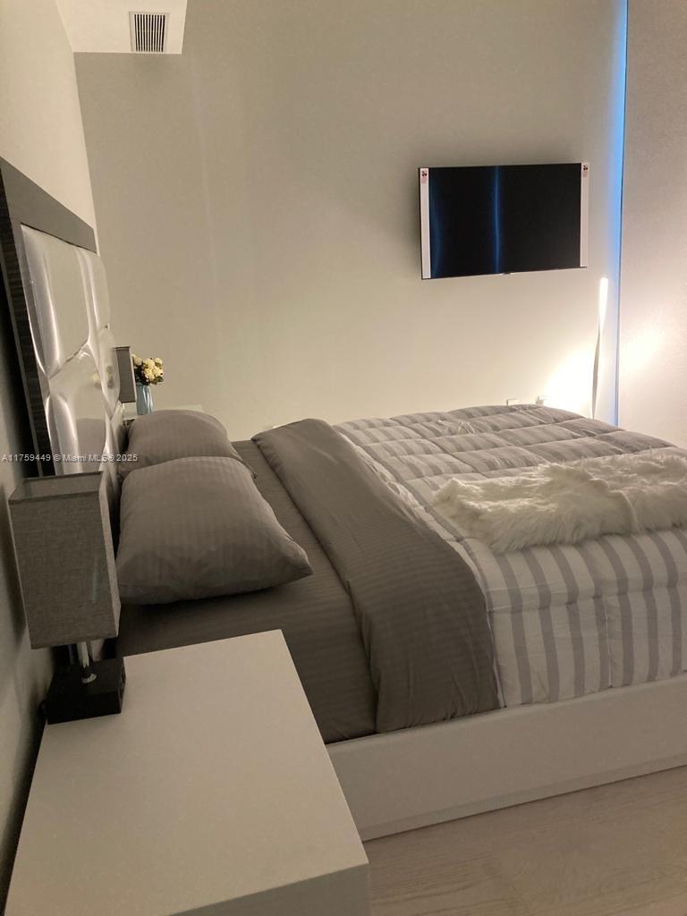 18975 SE Collins Ave #3405, Sunny Isles Beach FL 33160