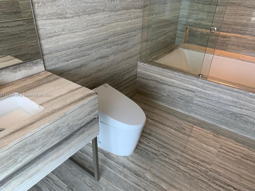 18975 SE Collins Ave #3405, Sunny Isles Beach FL 33160