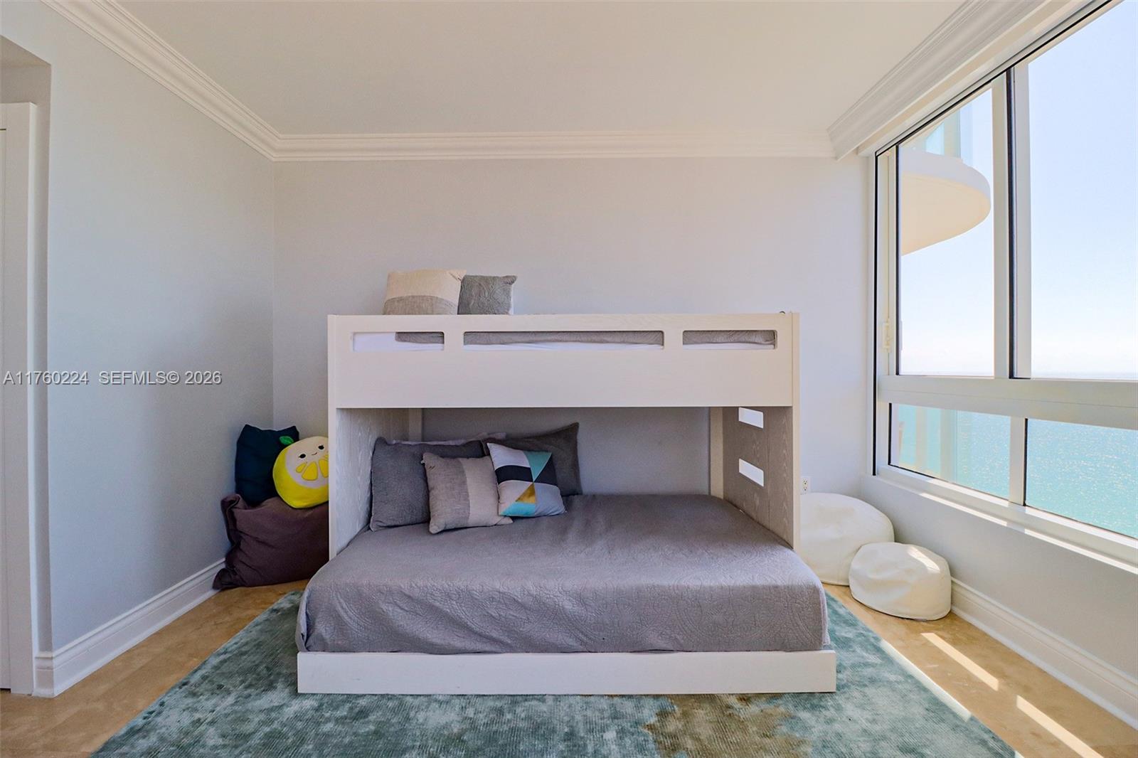 6365 Collins Ave #1903, Miami Beach FL 33141
