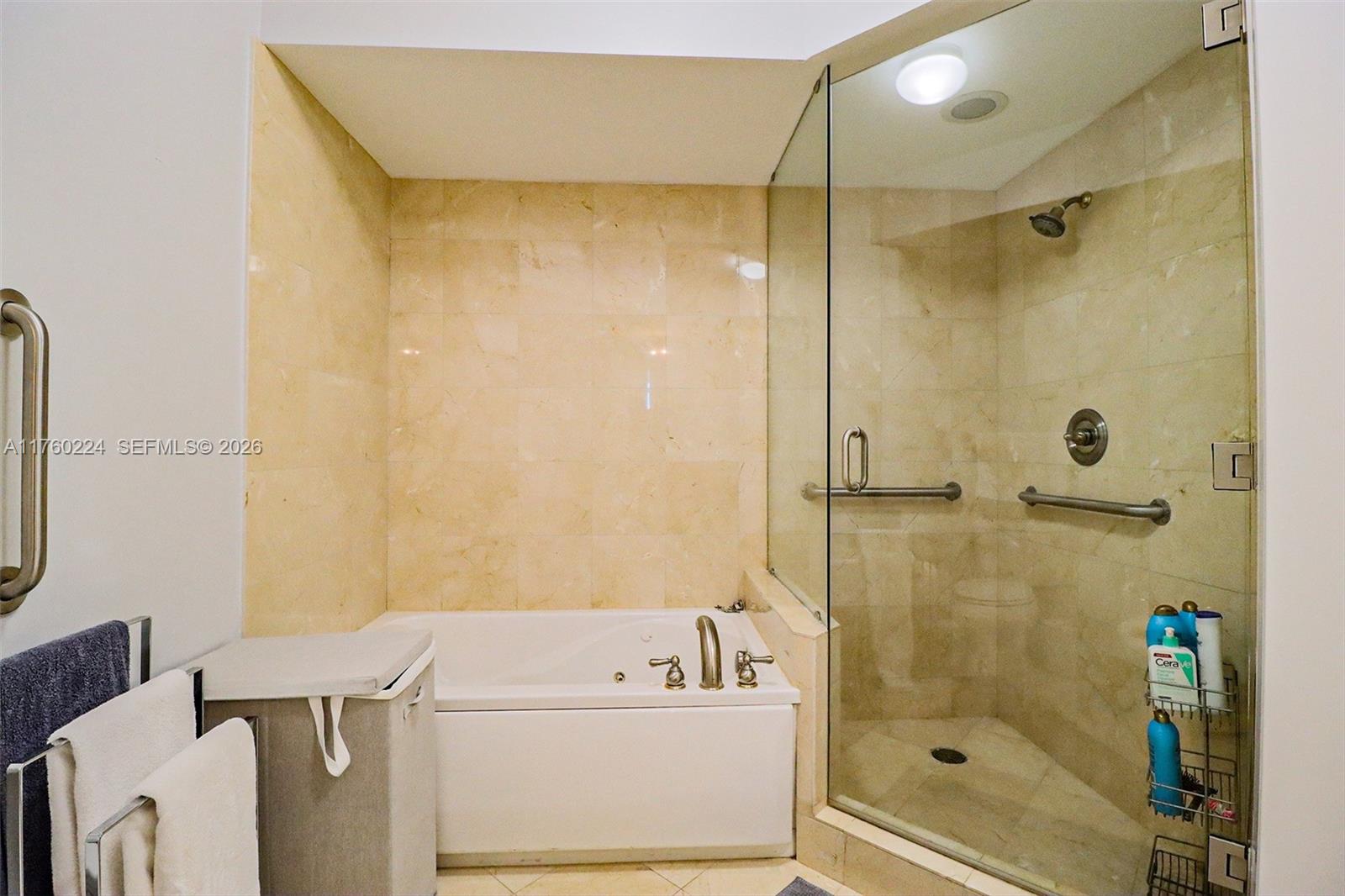 6365 Collins Ave #1903, Miami Beach FL 33141