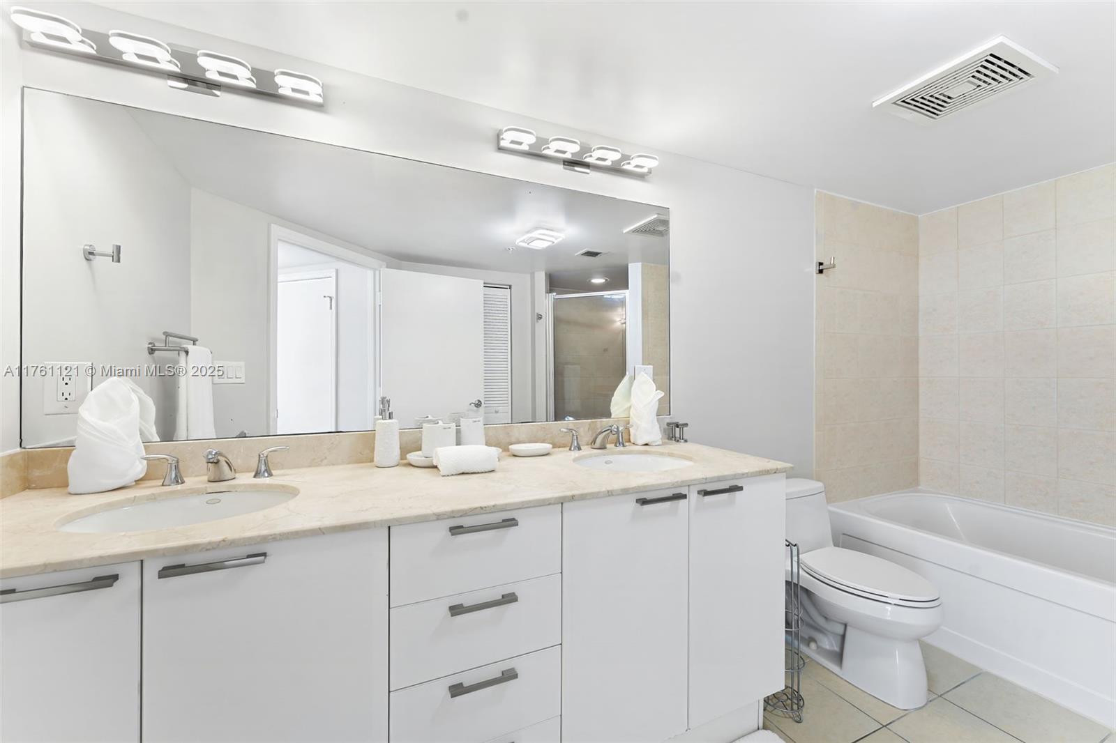 16699 Collins Ave #2810, Sunny Isles Beach FL 33160