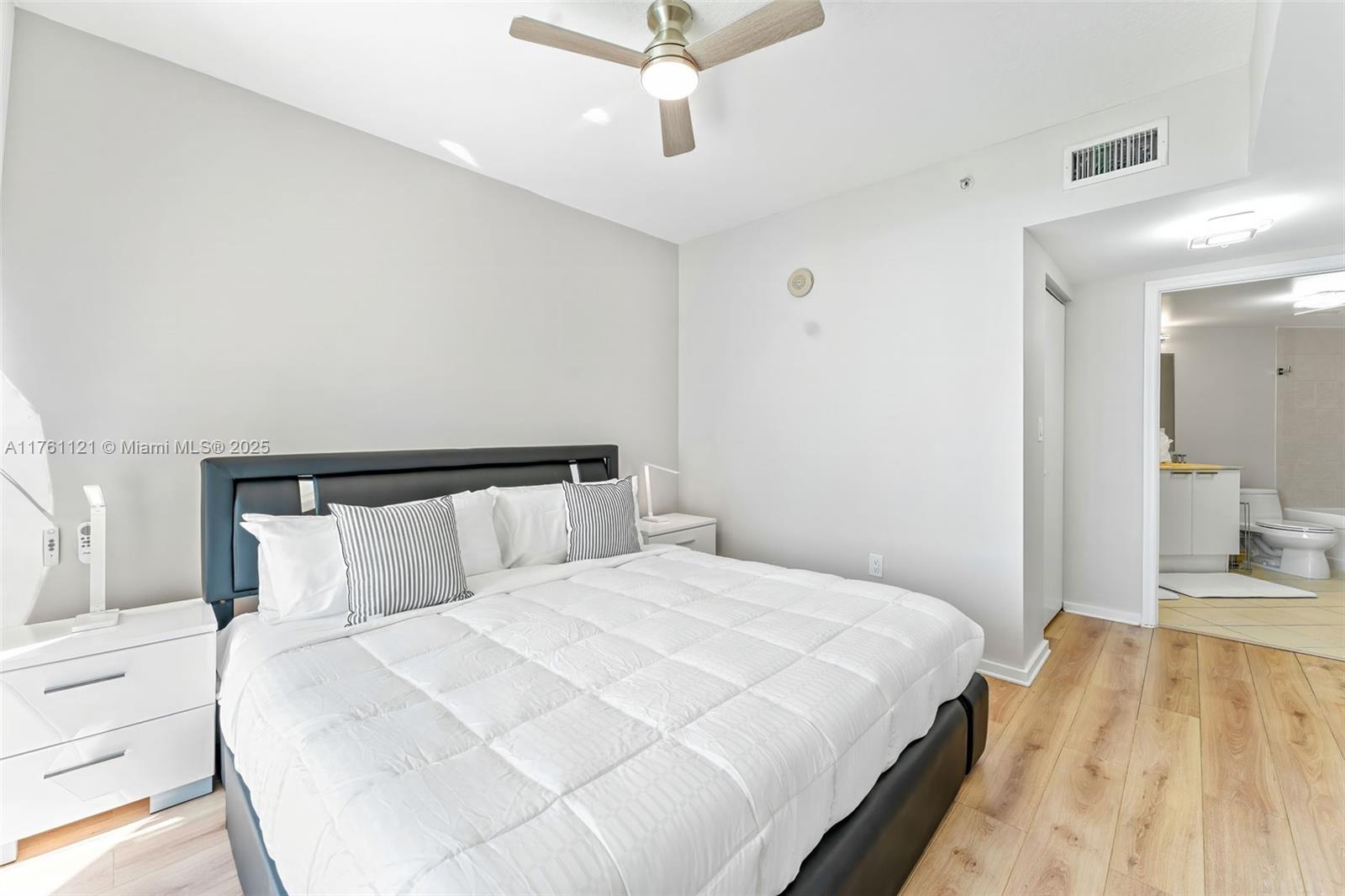 16699 Collins Ave #2810, Sunny Isles Beach FL 33160