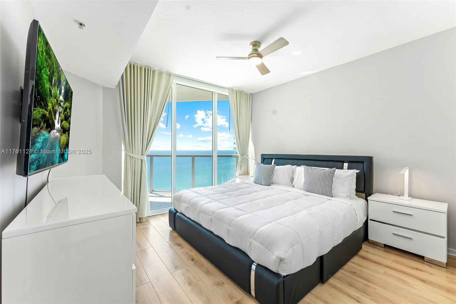 16699 Collins Ave #2810, Sunny Isles Beach FL 33160