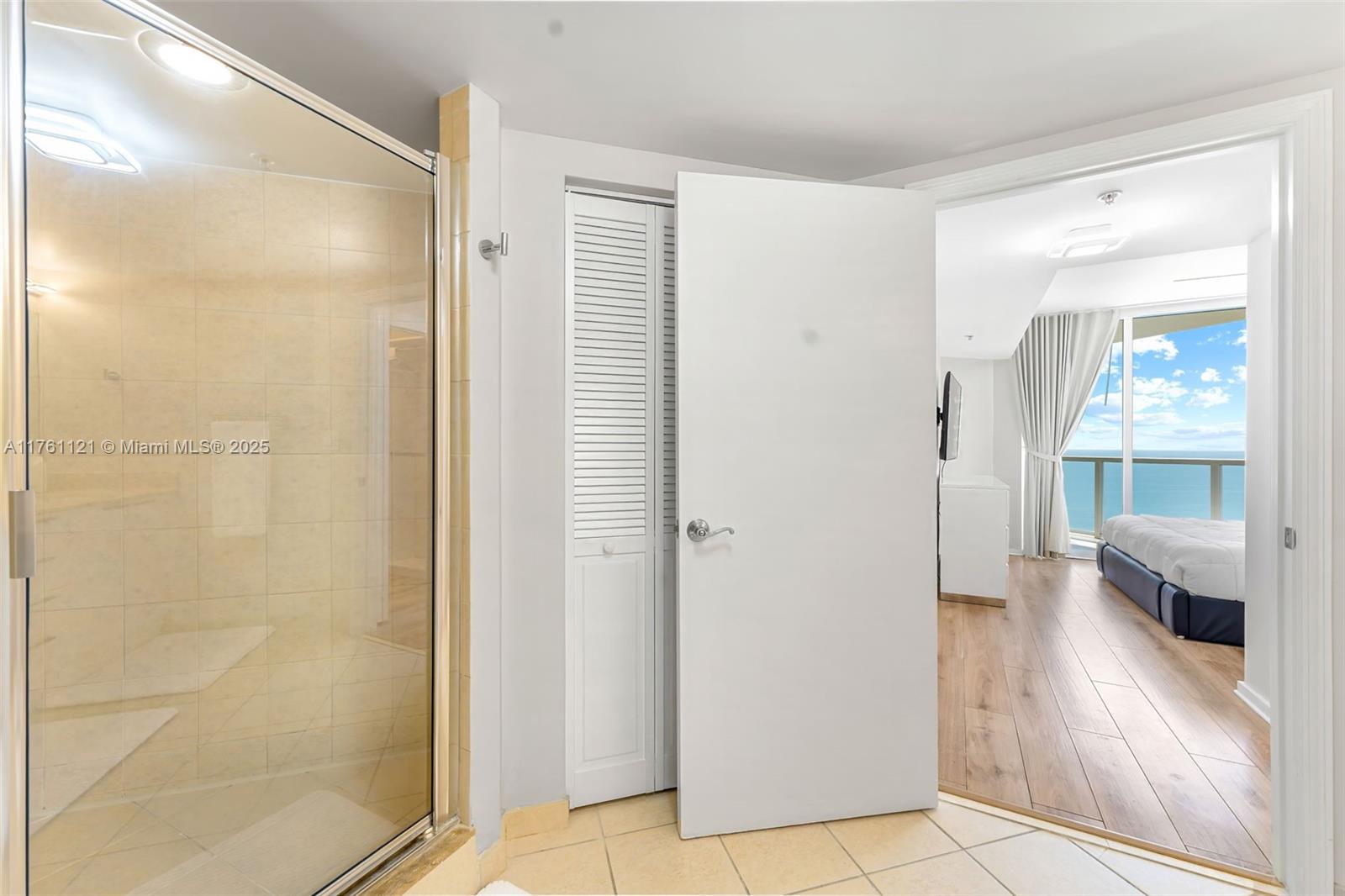 16699 Collins Ave #2810, Sunny Isles Beach FL 33160