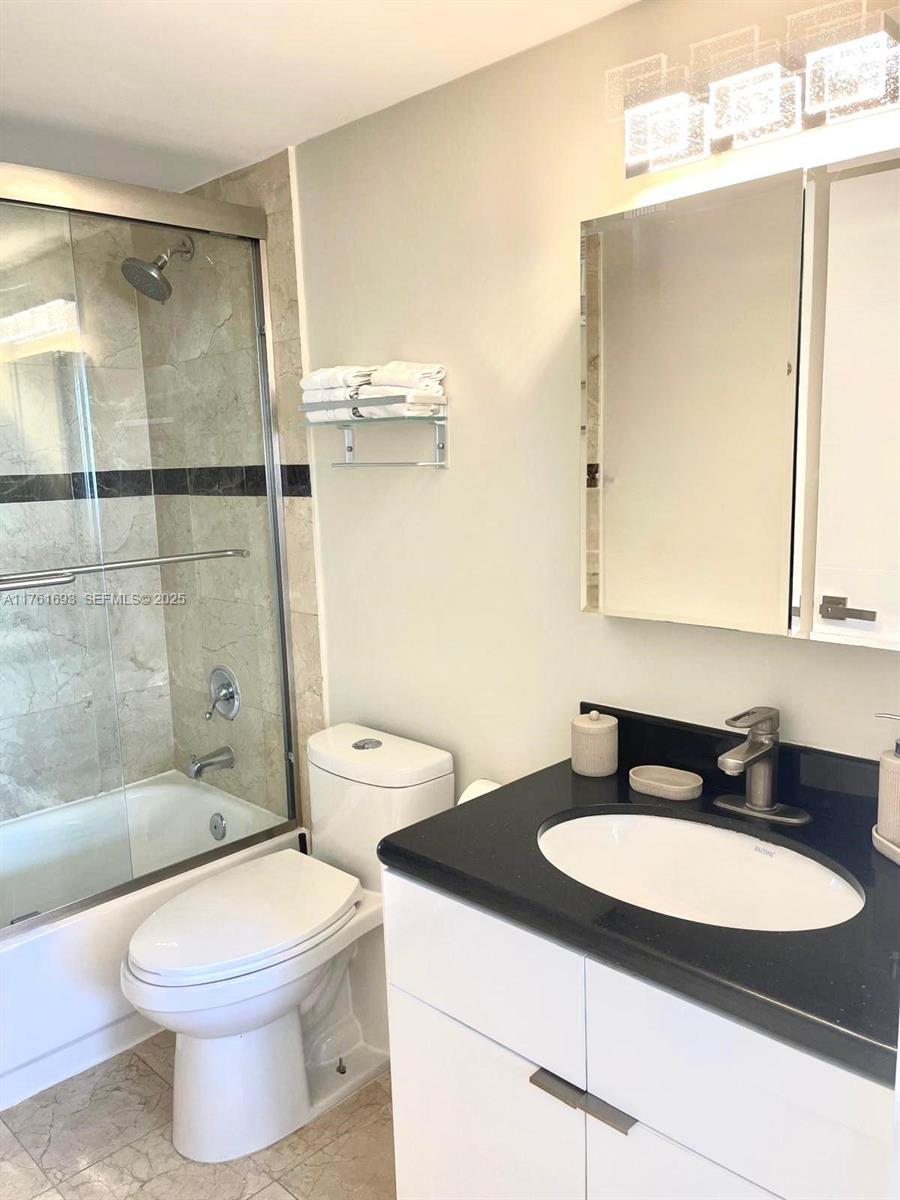 770 Claughton Island Dr #904, Miami FL 33131