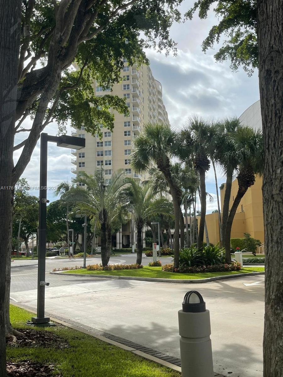 770 Claughton Island Dr #904, Miami FL 33131