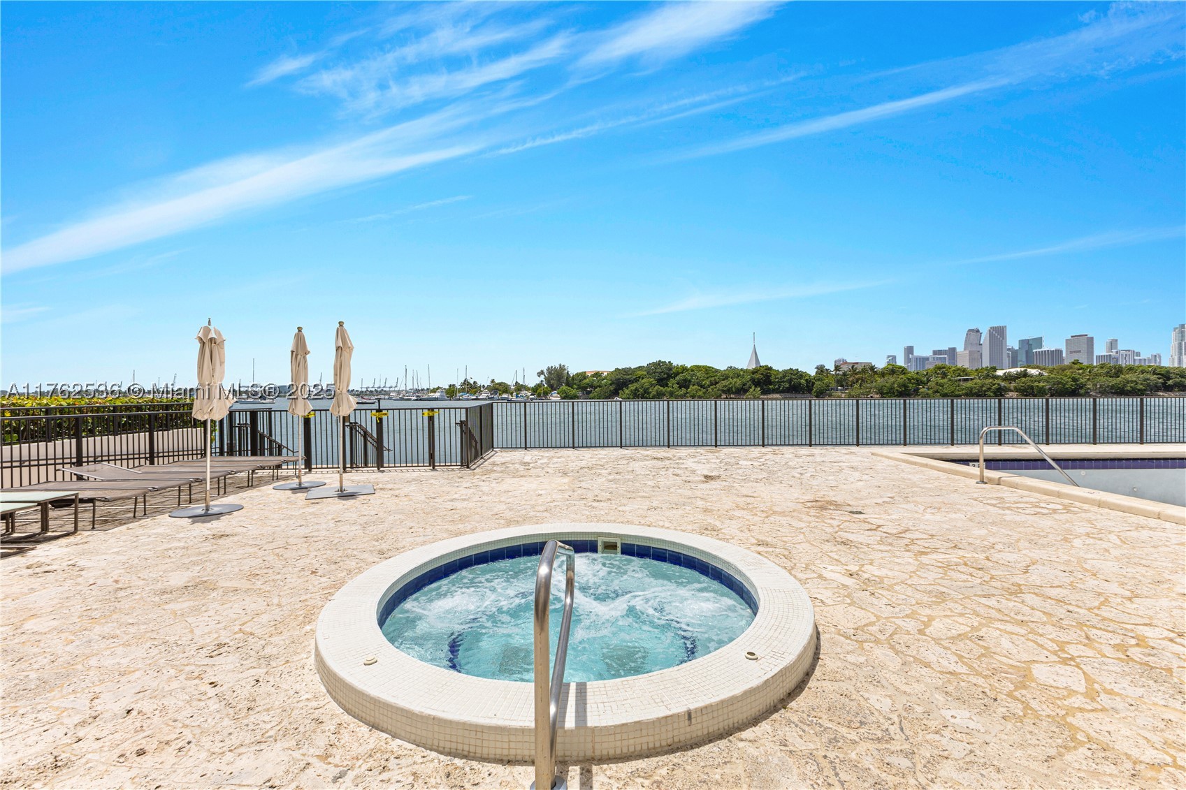 1000 Venetian Way #810, Miami FL 33139
