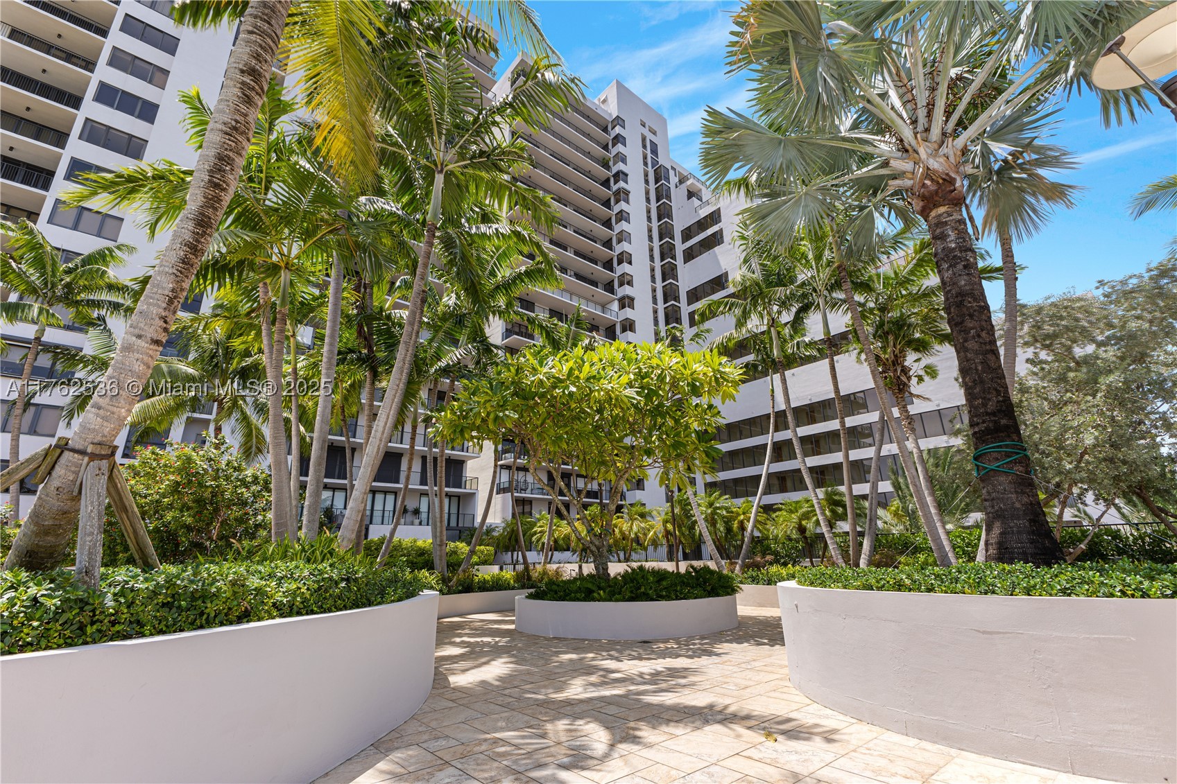 1000 Venetian Way #810, Miami FL 33139