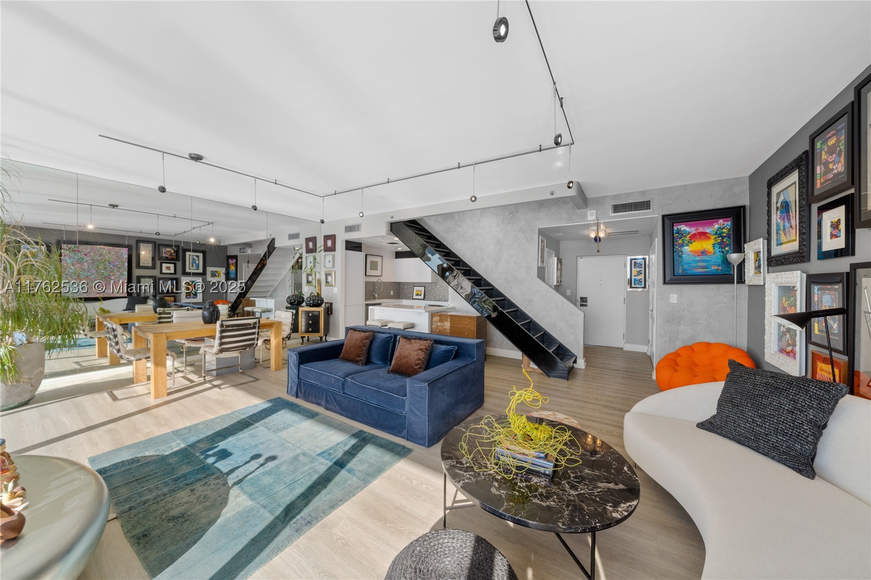 1000 Venetian Way #810, Miami FL 33139