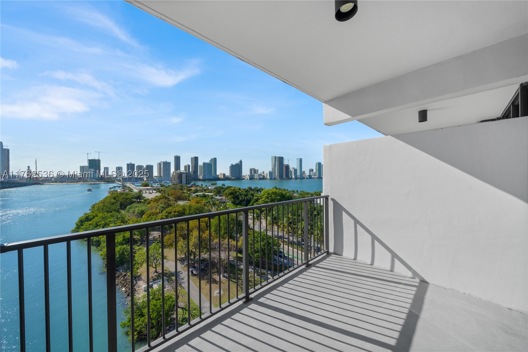 1000 Venetian Way #810, Miami FL 33139