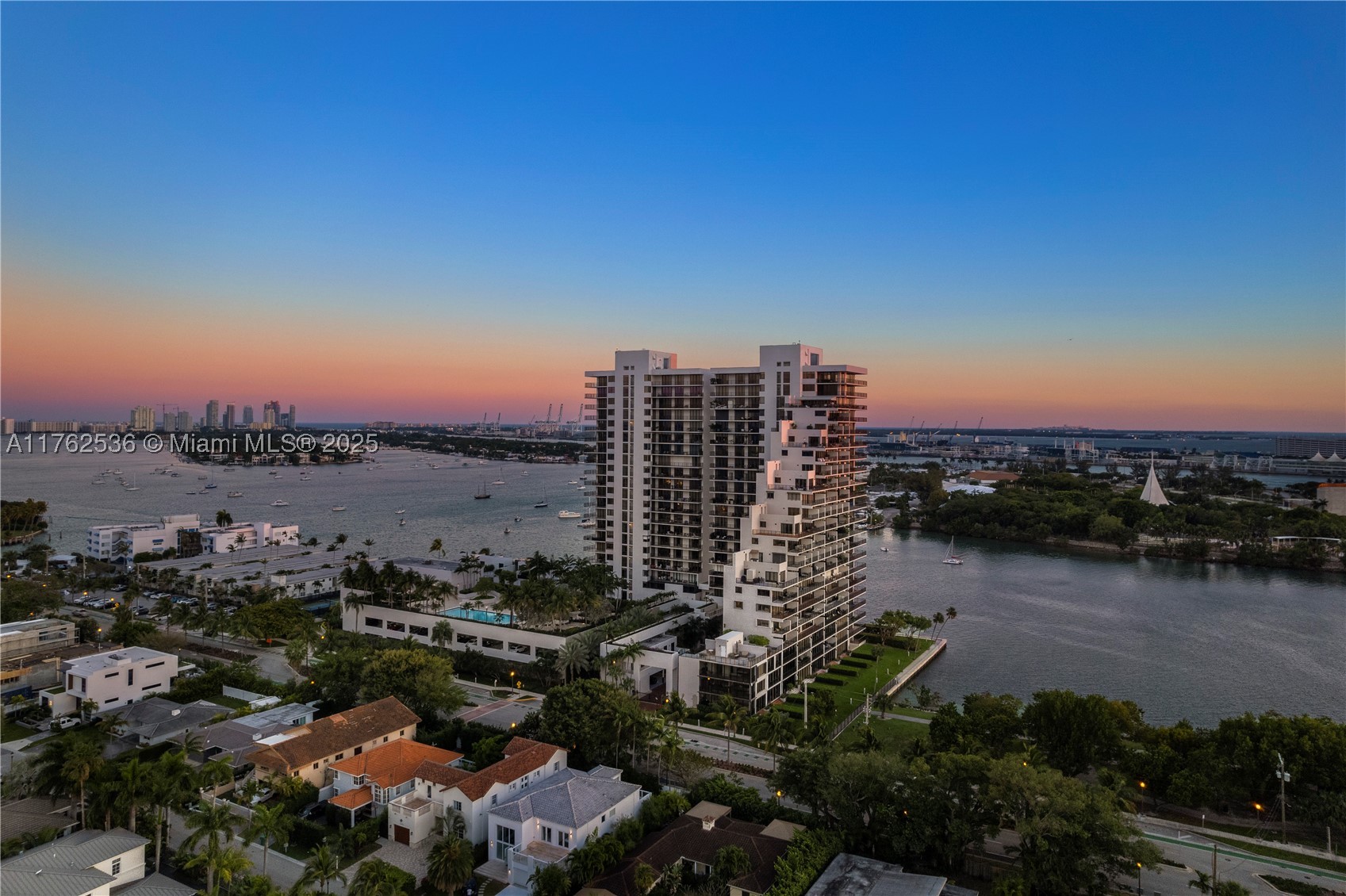 1000 Venetian Way #810, Miami FL 33139