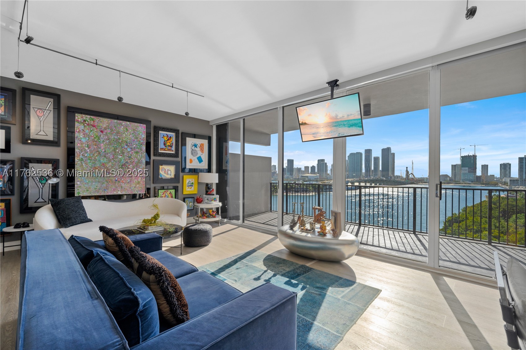 1000 Venetian Way #810, Miami FL 33139
