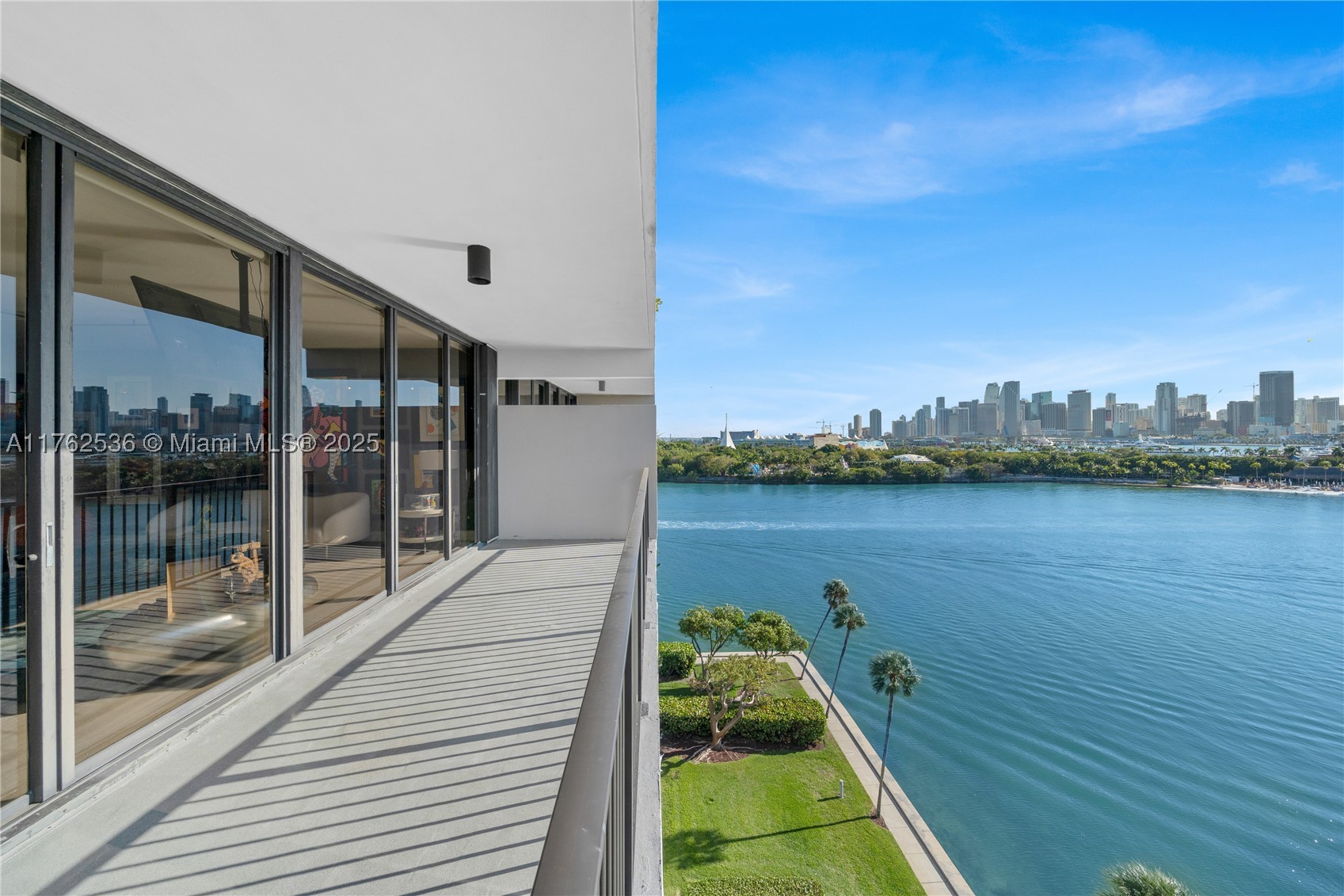1000 Venetian Way #810, Miami FL 33139
