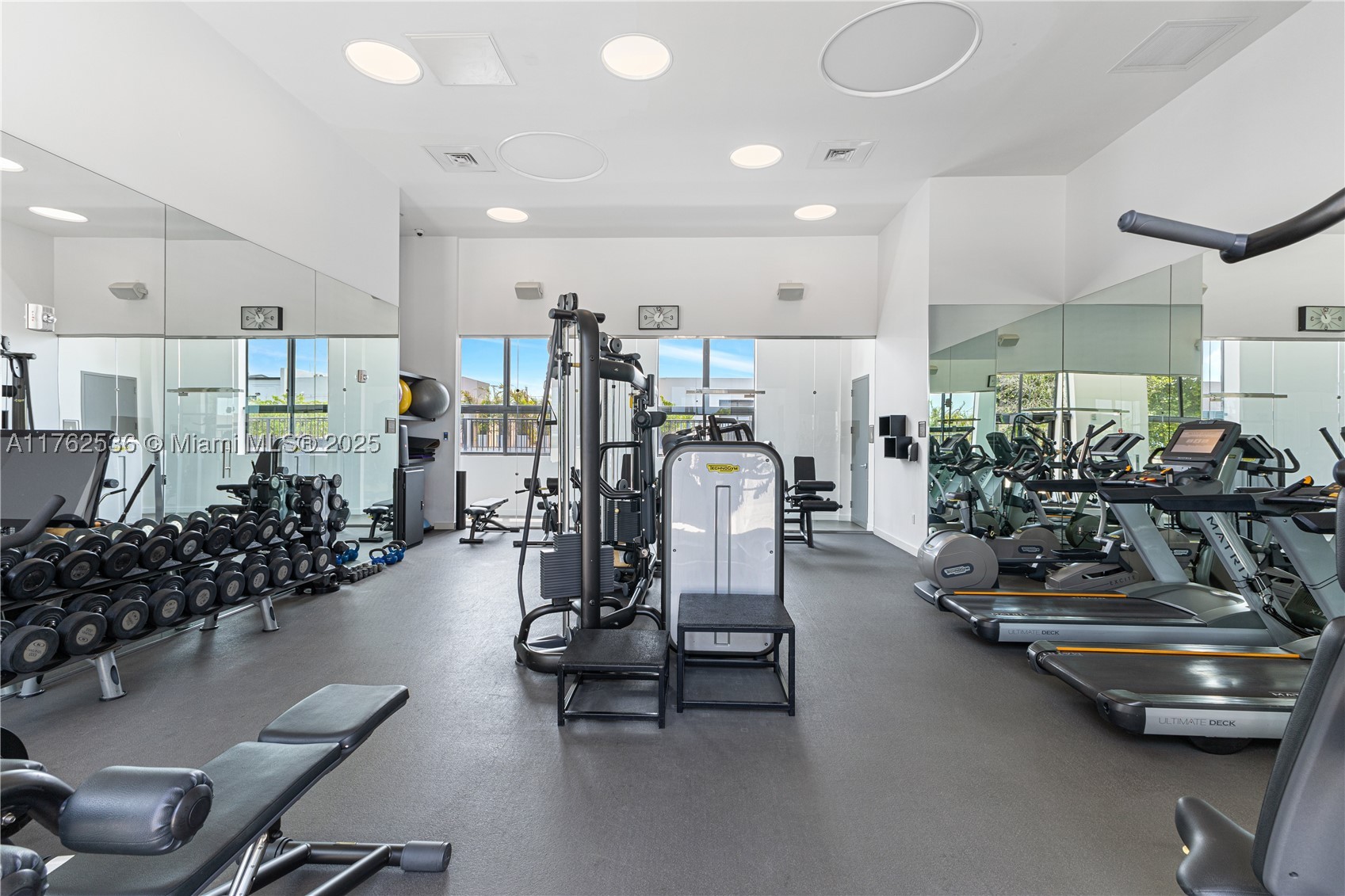 1000 Venetian Way #810, Miami FL 33139