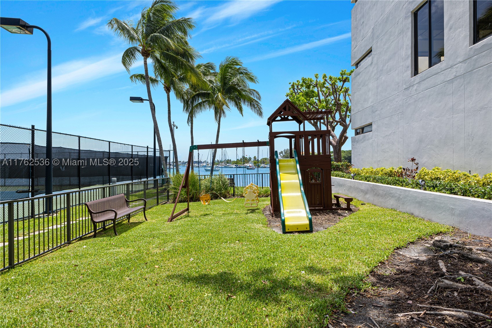 1000 Venetian Way #810, Miami FL 33139