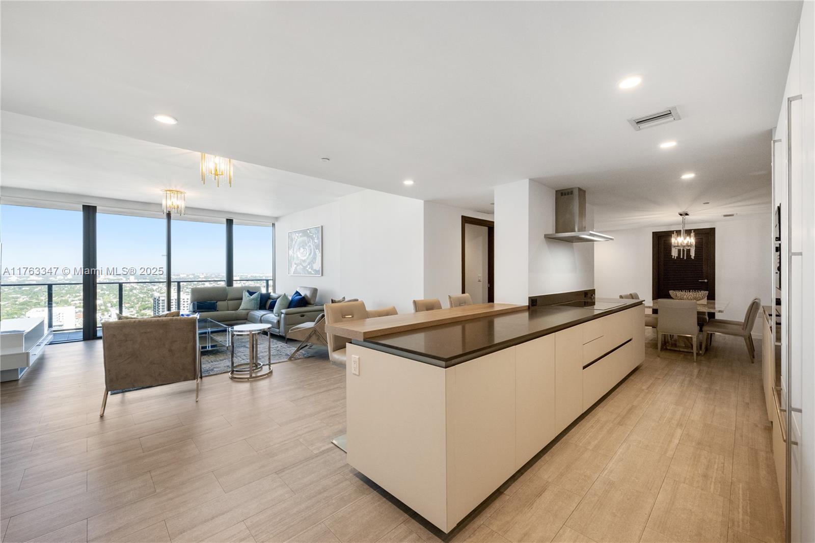 1000 Brickell Plz #4110, Miami FL 33131
