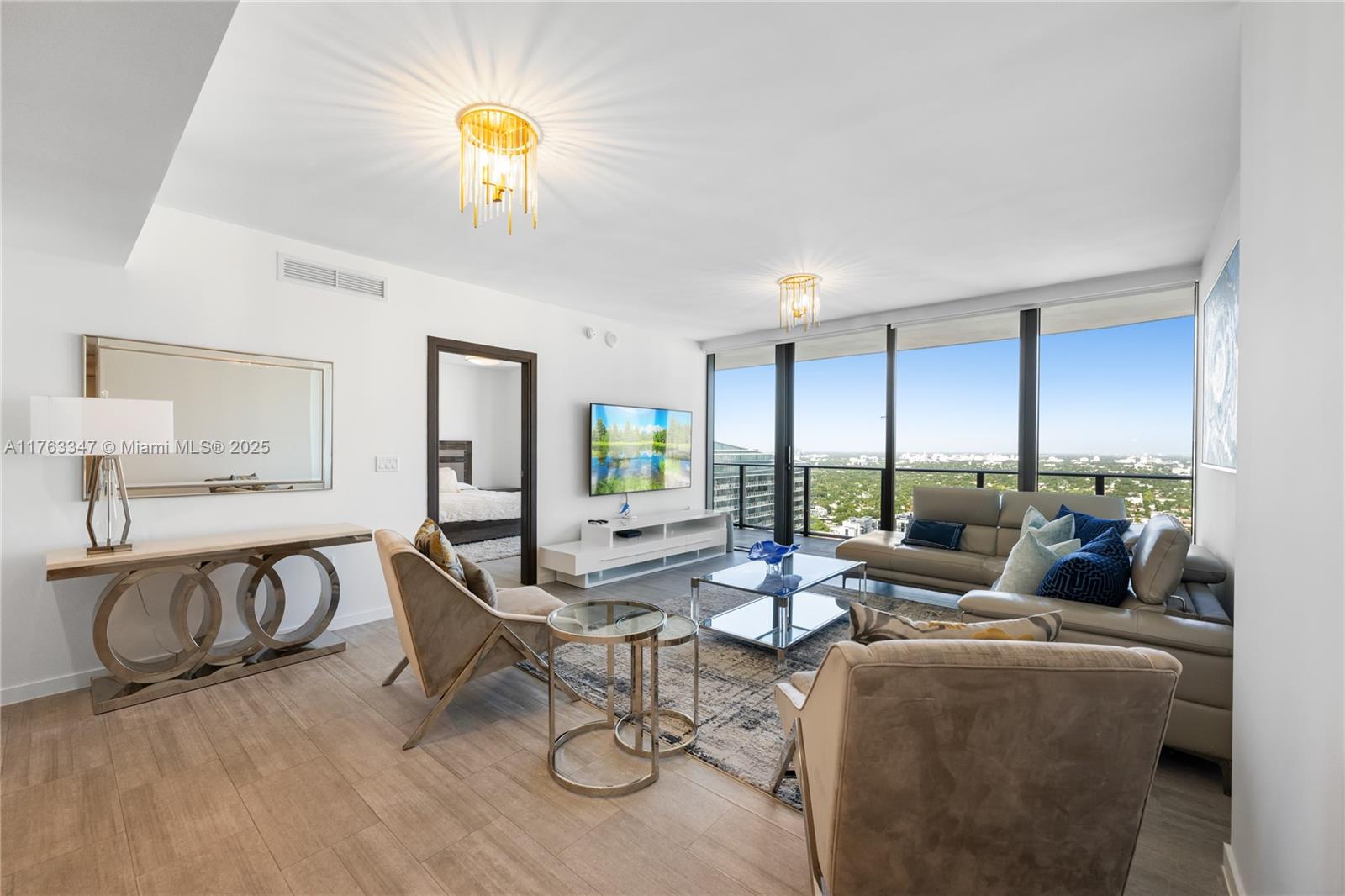 1000 Brickell Plz #4110, Miami FL 33131