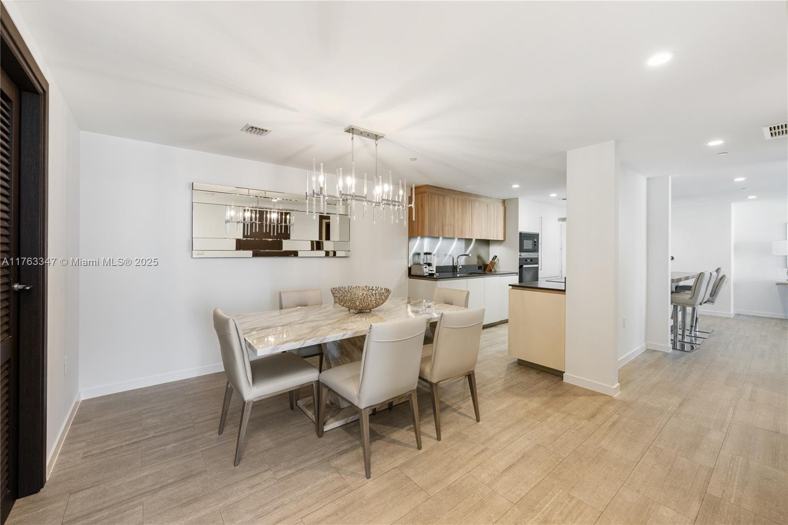 1000 Brickell Plz #4110, Miami FL 33131