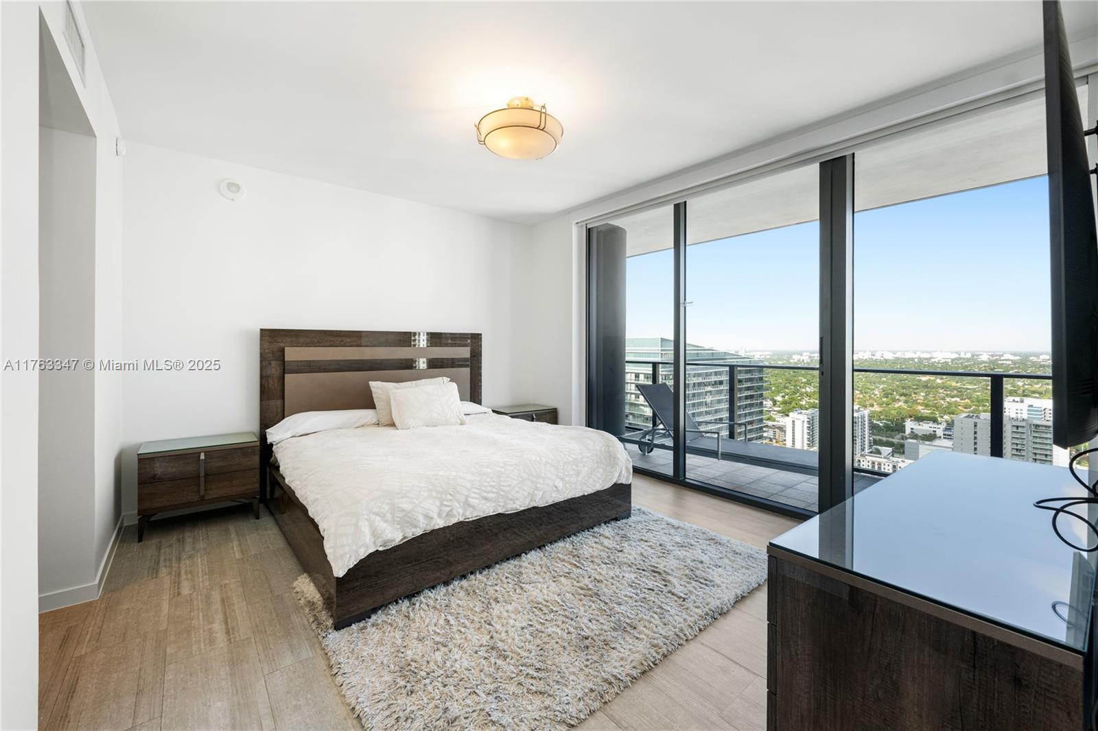 1000 Brickell Plz #4110, Miami FL 33131