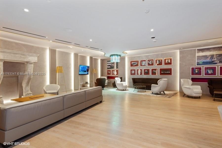 1000 Brickell Plz #4110, Miami FL 33131