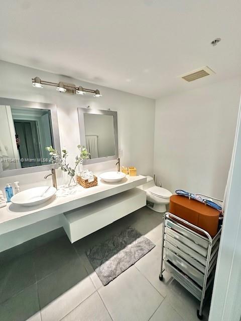 92 SW 3rd St #1410, Miami FL 33130