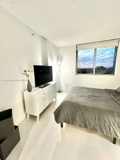 92 SW 3rd St #1410, Miami FL 33130