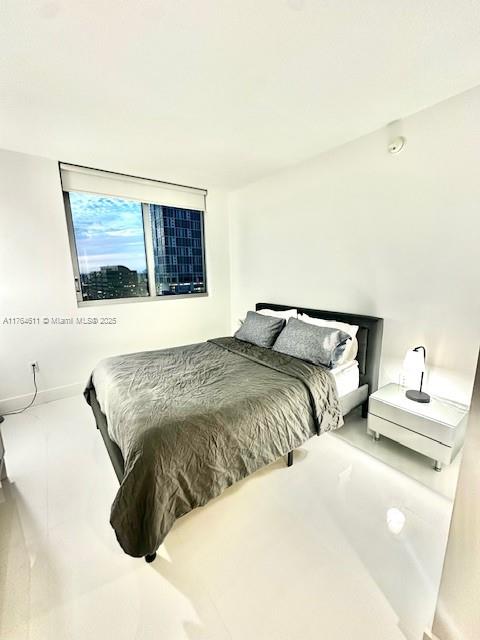 92 SW 3rd St #1410, Miami FL 33130