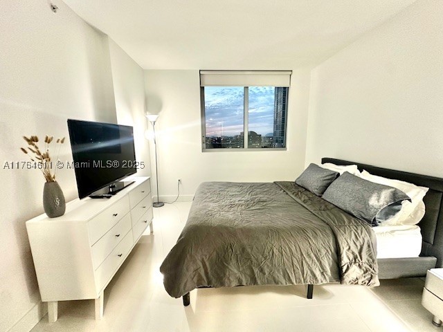 92 SW 3rd St #1410, Miami FL 33130