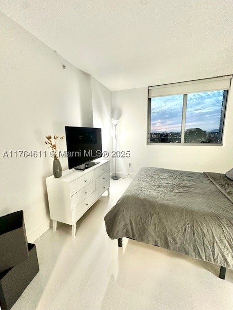 92 SW 3rd St #1410, Miami FL 33130